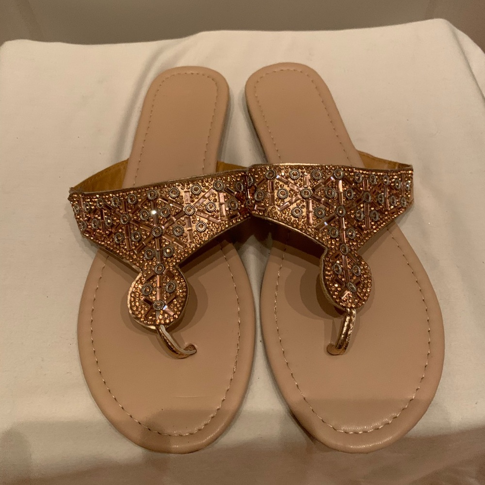 Flat sandals